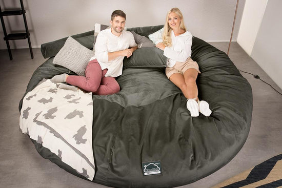 Cloudsac 5000 XXXXXL Titanic Méretű Memóriahabos Babzsák-Kanapé - Bársony Grafitszürke 02