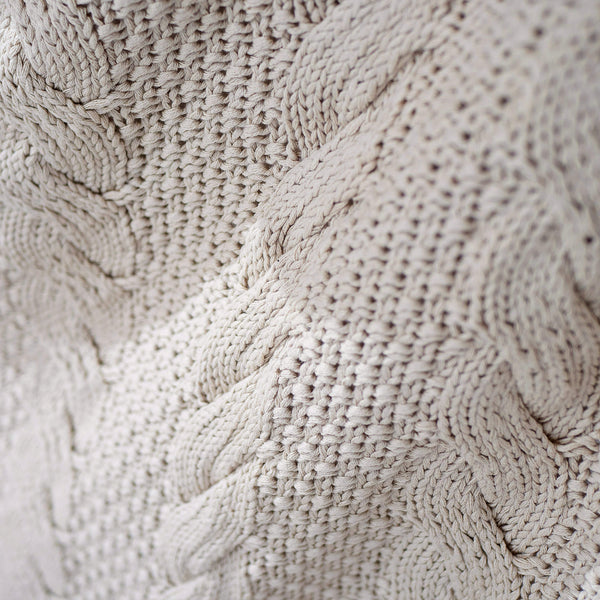 Dísztakaró / Pléd Kanapéhoz - Kötött Cable Tejszín Fabric Close-up Image