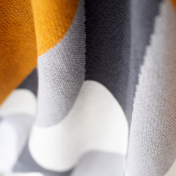 Dísztakaró / Pléd Kanapéhoz - Kötött Prizma Fabric Close-up Image