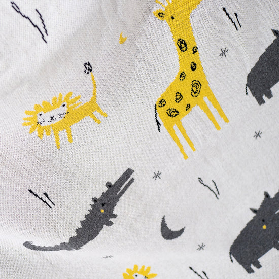 Dísztakaró / Pléd Kanapéhoz - Kötött Szafari 04