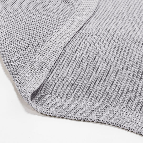 Dísztakaró / Pléd Kanapéhoz - Ellos Kötött Világosszürke Fabric Close-up Image