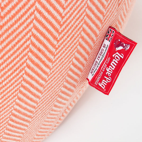 Háttámlás Babzsákfotel - Kötött Halcsont Korall Fabric Close-up Image