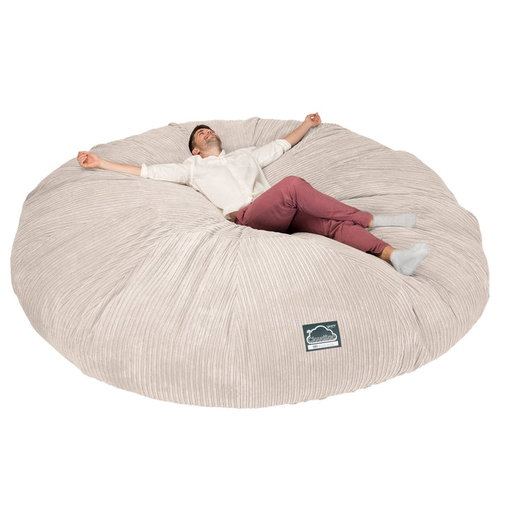 Cloudsac 5000 XXXXXL Titanic Méretű Memóriahabos Babzsák-Kanapé - Klasszikus Kordbársony Elefántcsont 01