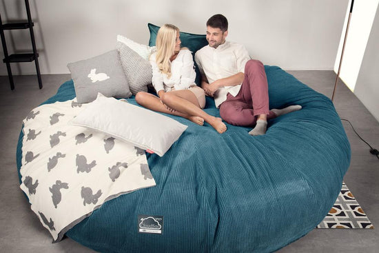 Cloudsac 5000 XXXXXL Titanic Méretű Memóriahabos Babzsák-Kanapé - Pompon Égei-tengeri kék 02