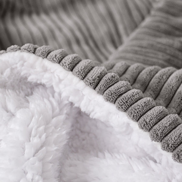 Sherpa Dísztakaró / Pléd Kanapéhoz - Klasszikus Kordbársony Grafitszürke Fabric Close-up Image