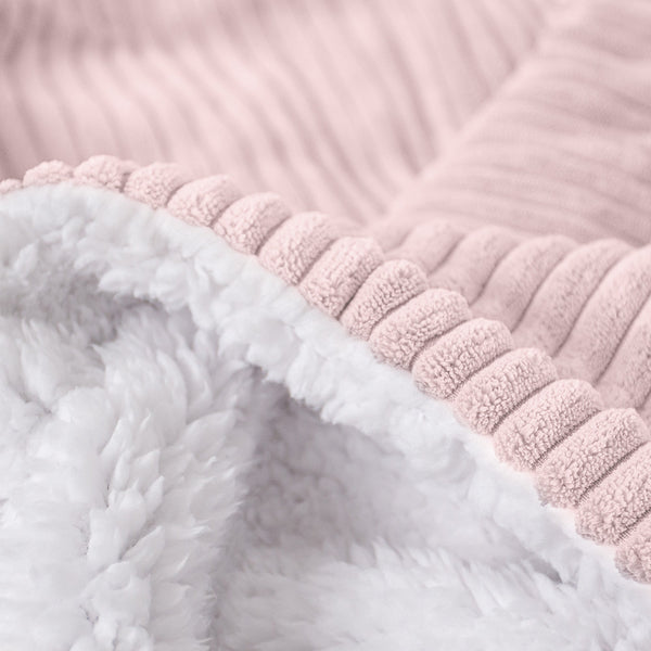 Sherpa Dísztakaró / Pléd Kanapéhoz - Klasszikus Kordbársony Pirosító Rózsaszín Fabric Close-up Image